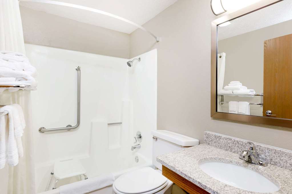 Super 8 by Wyndham Kearney - photo 6