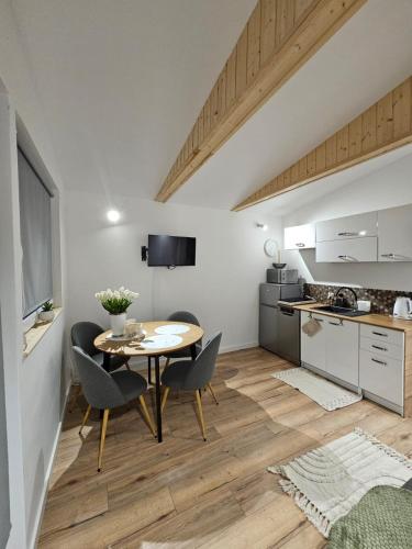 Domek letniskowy nr 16 jezioro Głębokie — hotel in Miedzyrzecz