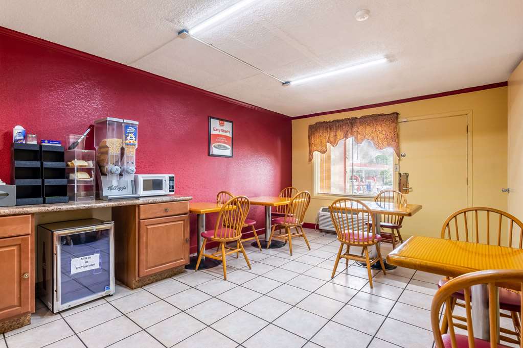 Econo Lodge Charlotte Airport Area - photo 33