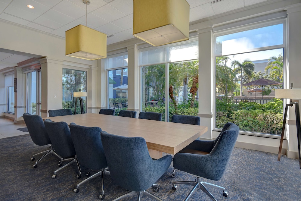 Hilton Garden Inn Ft Myers - photo 3