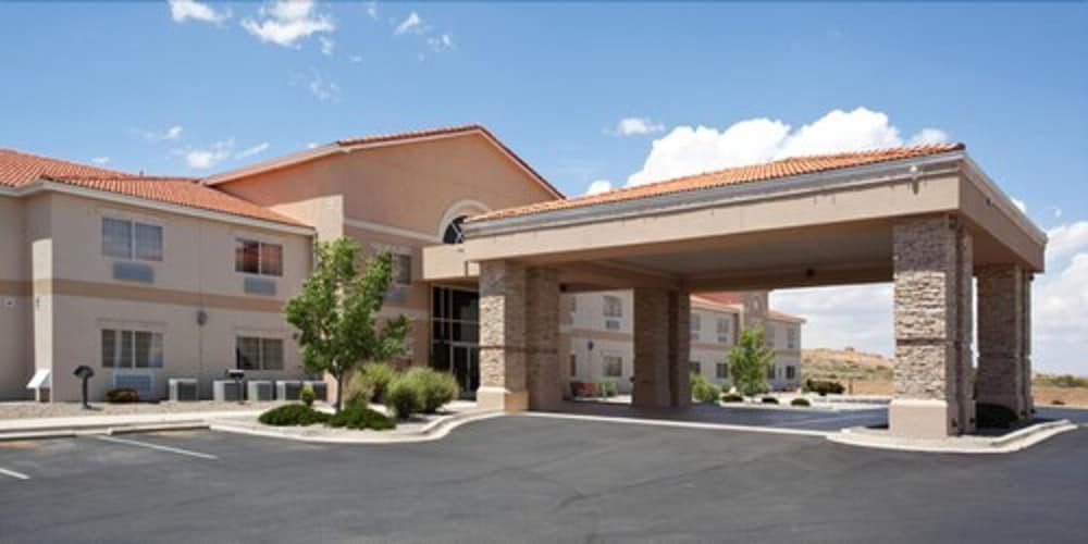 Baymont by Wyndham Belen NM — hotel in Belen