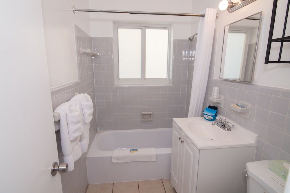 Great Escape Inn - photo 40