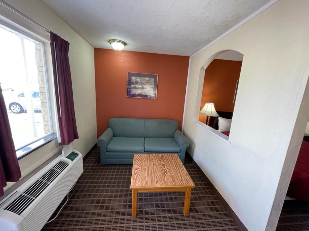 Knights Inn By Capital O Emporia I 35 - photo 13