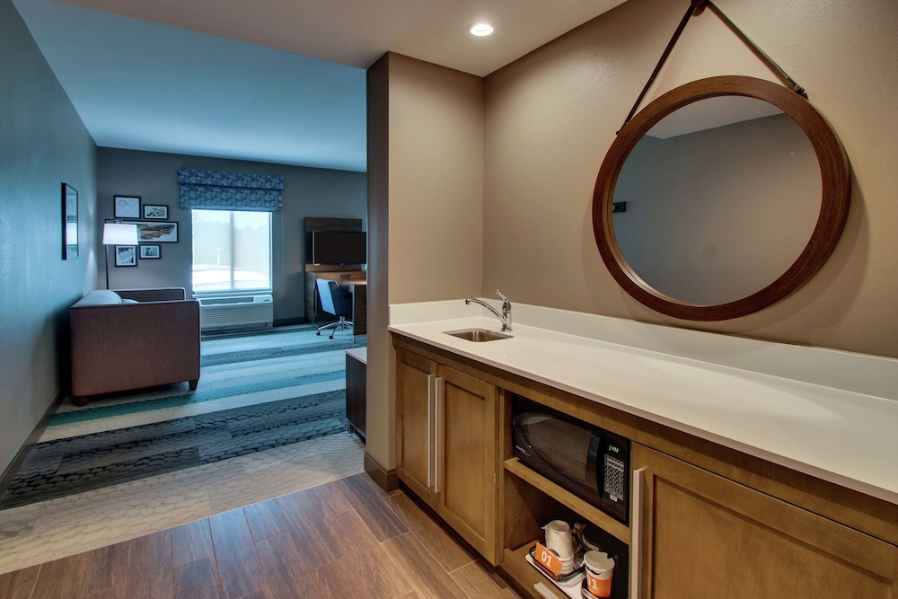 Hampton Inn & Suites Southport - photo 29