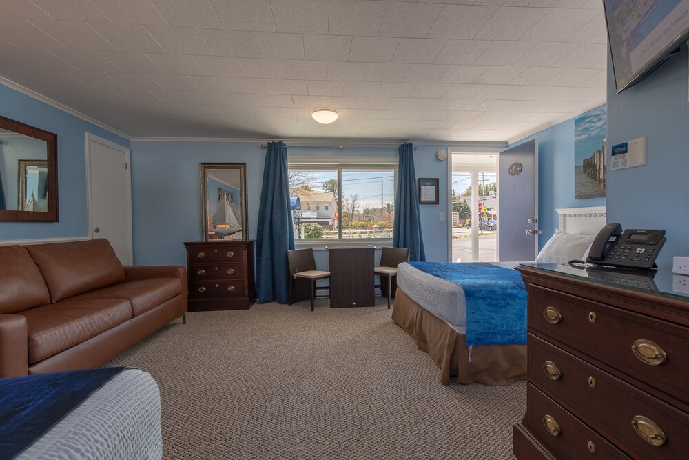 Footbridge Beach Motel - photo 81