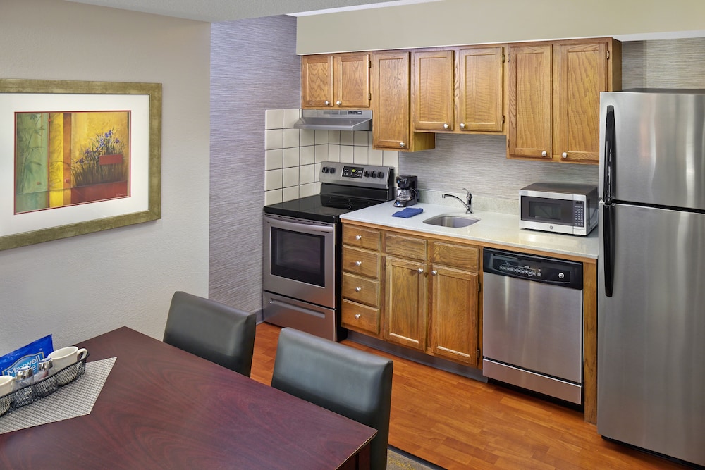 New Haven Village Suites - photo 18