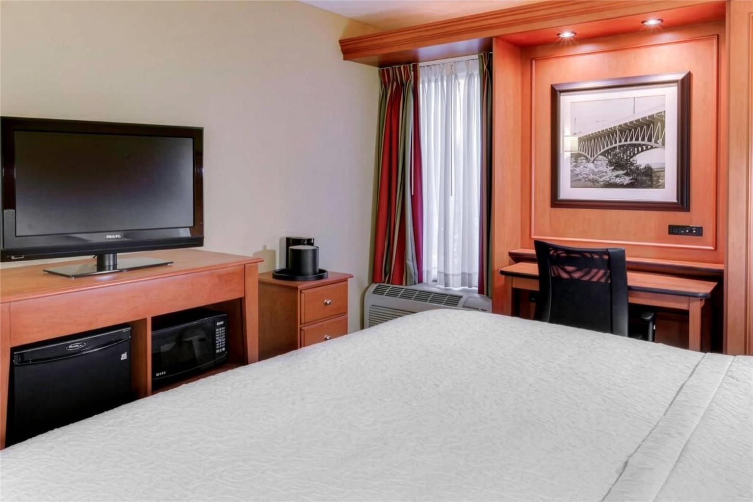 Pittsburgh Airport Inn and Suites - photo 9