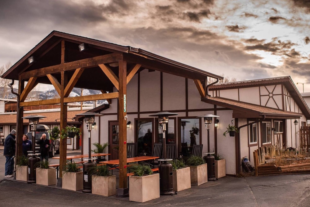 Loyal Duke Lodge - featured photo