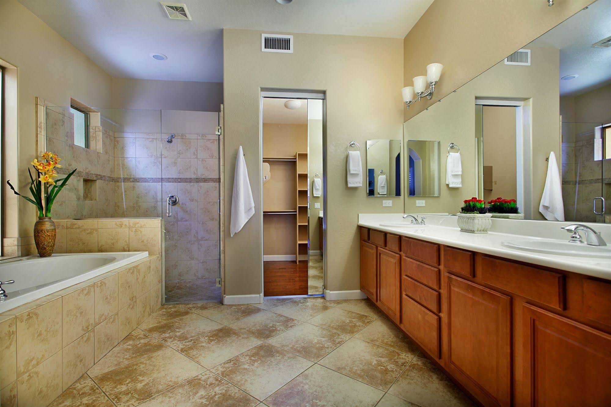 Private Vacation Homes Phoenix — 4-Star Luxury Hotel in Phoenix, United States