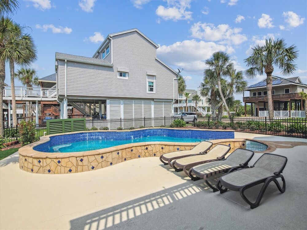 On Pool Time in Galveston, United States
