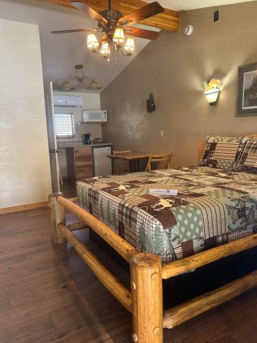 Nine Pines Motel - photo 9
