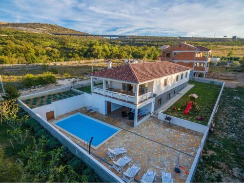 Holiday home in Jasenice 31210 — 4-Star Luxury Hotel in Jesenice, Croatia