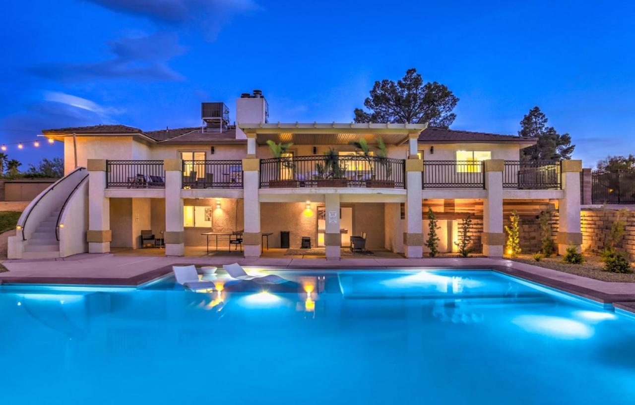 vegas saltwater a luxury pool villa with 5BR Spa wet deck on a half acre lot