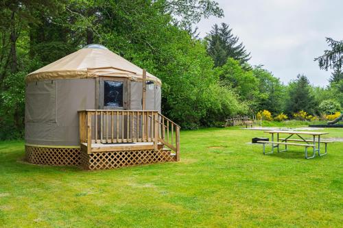 Long Beach Camping Resort Yurt 9 - photo 14