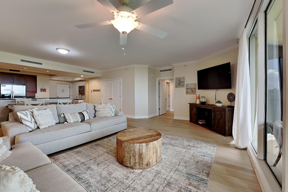 La Salbadora #402c at Lost Key by Southern Vacation Rentals — 4-Star Luxury Hotel in Pensacola, United States
