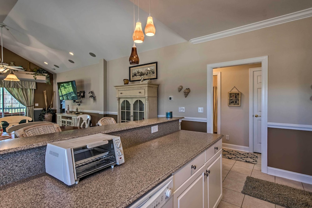 Resort Condo in Tupelo Bay 1 Mile to the Beach - photo 9
