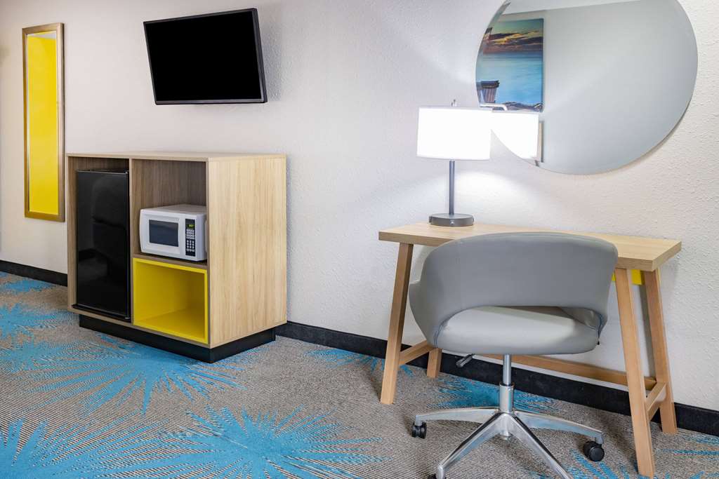Days Inn by Wyndham Barnwell - photo 23