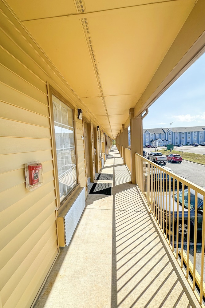 Bonita Lakes Inn By OYO Meridian - photo 5