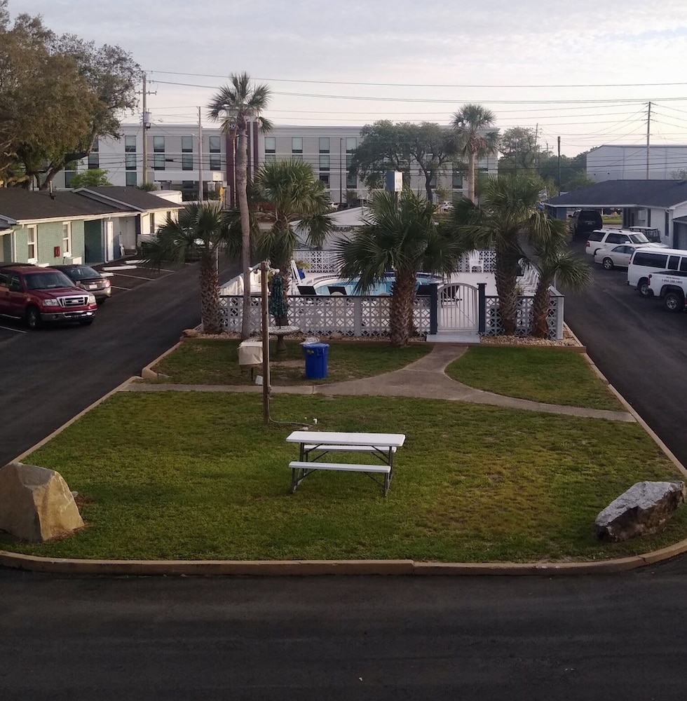 Gulf Coast Inn - photo 59
