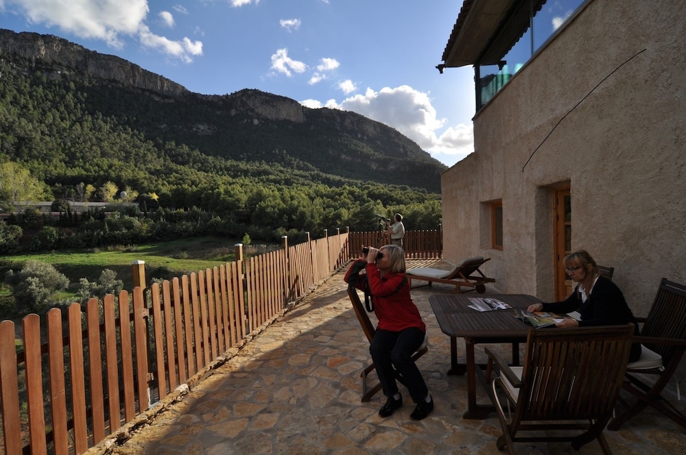 Observatorio de Buitres Mas de Bunyol in Valderrobres, Spain