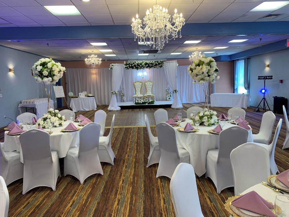 Albany Airport Inn - photo 26