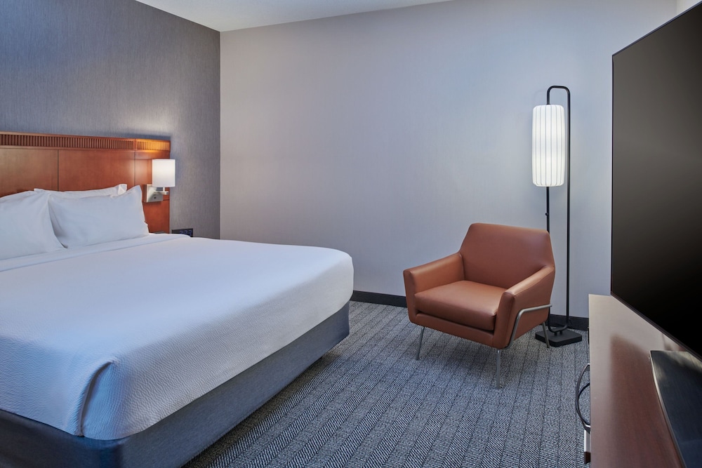 Courtyard by Marriott Detroit Livonia - photo 11