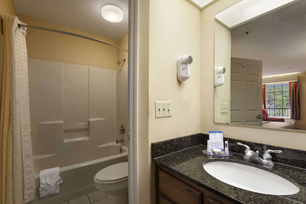 Baymont by Wyndham Dublin - photo 13