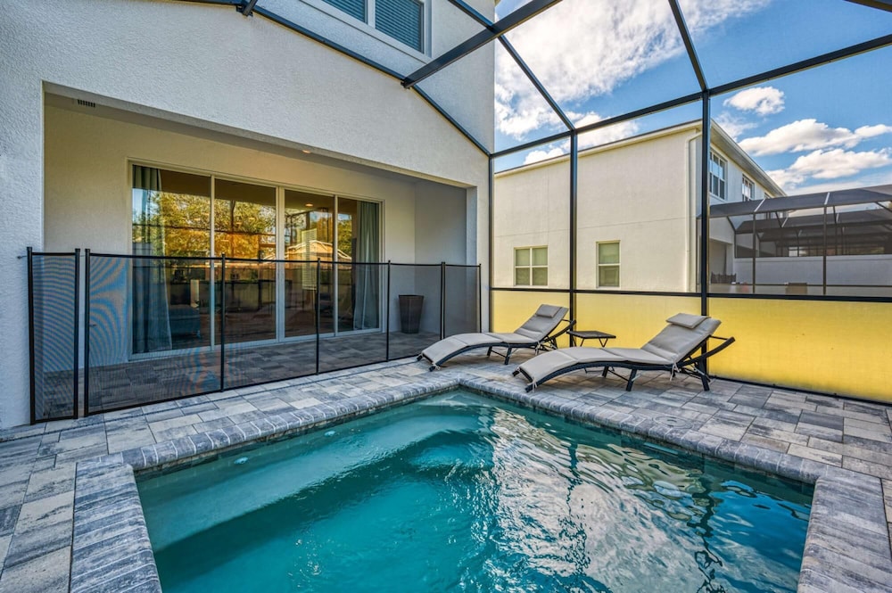 Spacious New Modern Retreat - photo 9