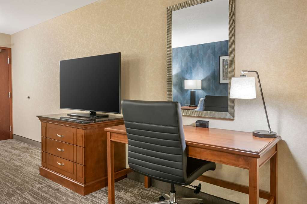 Drury Plaza Hotel Valdosta - photo 14