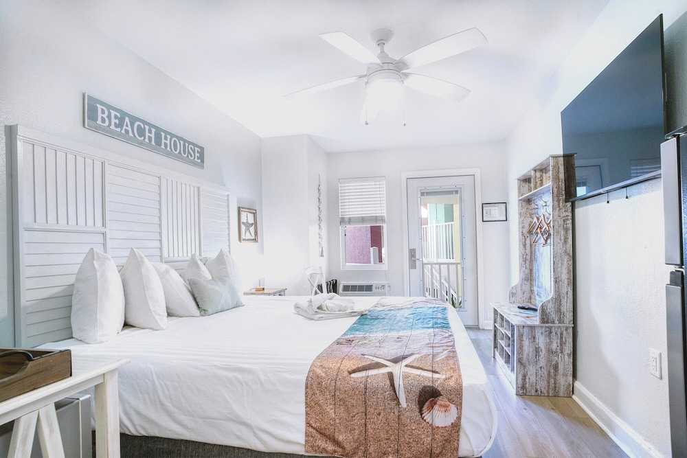Lighthouse Resort Inn & Suites - photo 7