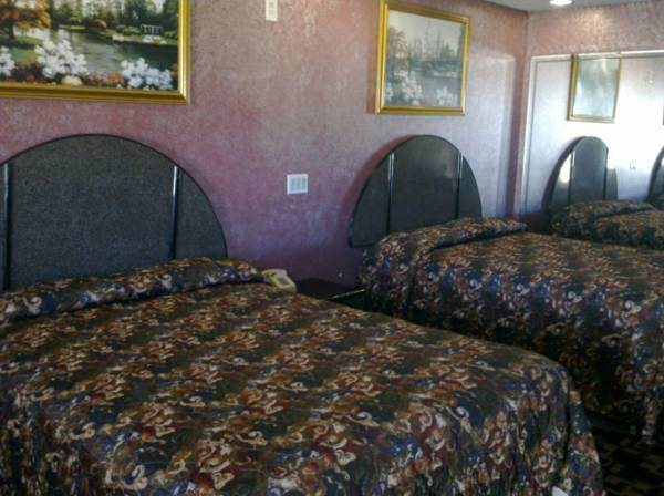 Eagle Inn - carbon neutral hotel in Houston