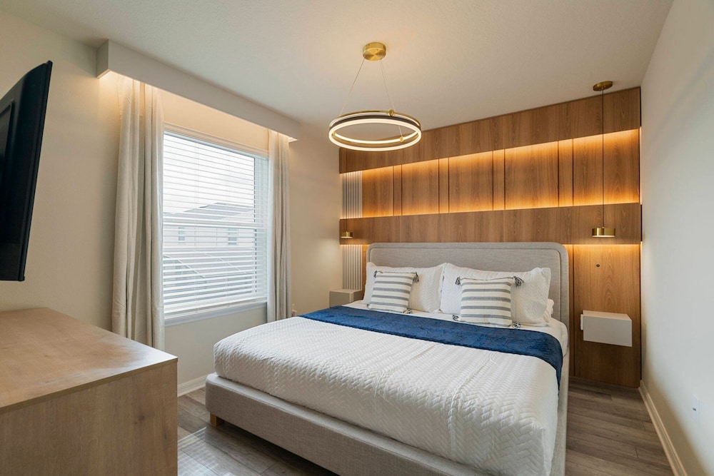 Incredible 10bd Summerkitchen Windsor Cay in Clermont, United States