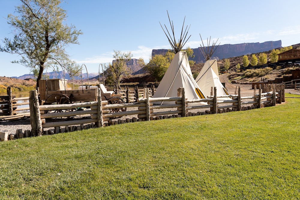 Red Cliffs Lodge - photo 97