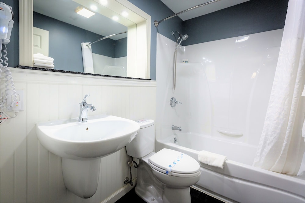 Mt Madison Inn & Suites - photo 33