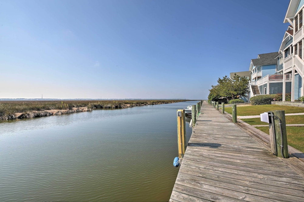 Manteo Waterfront Resort Home with 30 Ft Dock - photo 14