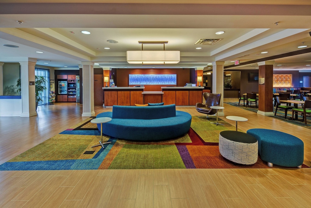 Fairfield Inn & Suites by Marriott Naples - photo 2