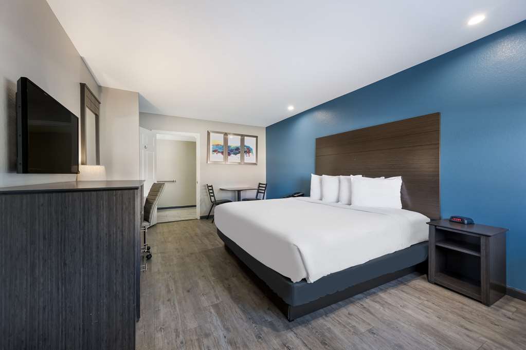 SureStay by Best Western Spring North Houston - photo 17