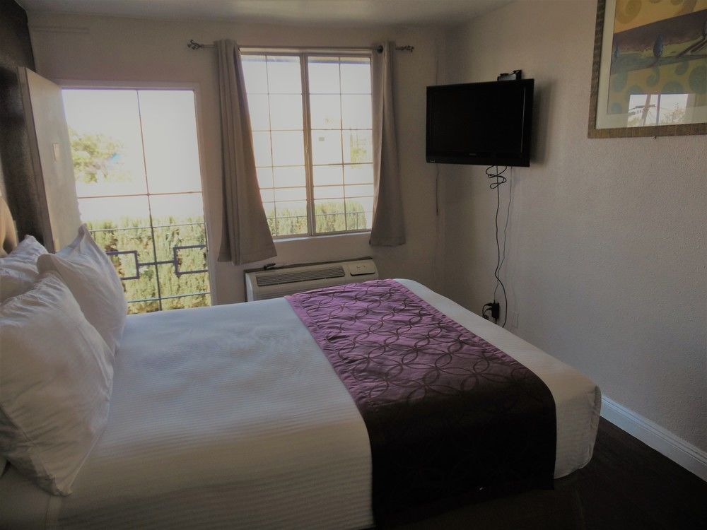 Ec Motel - photo 14