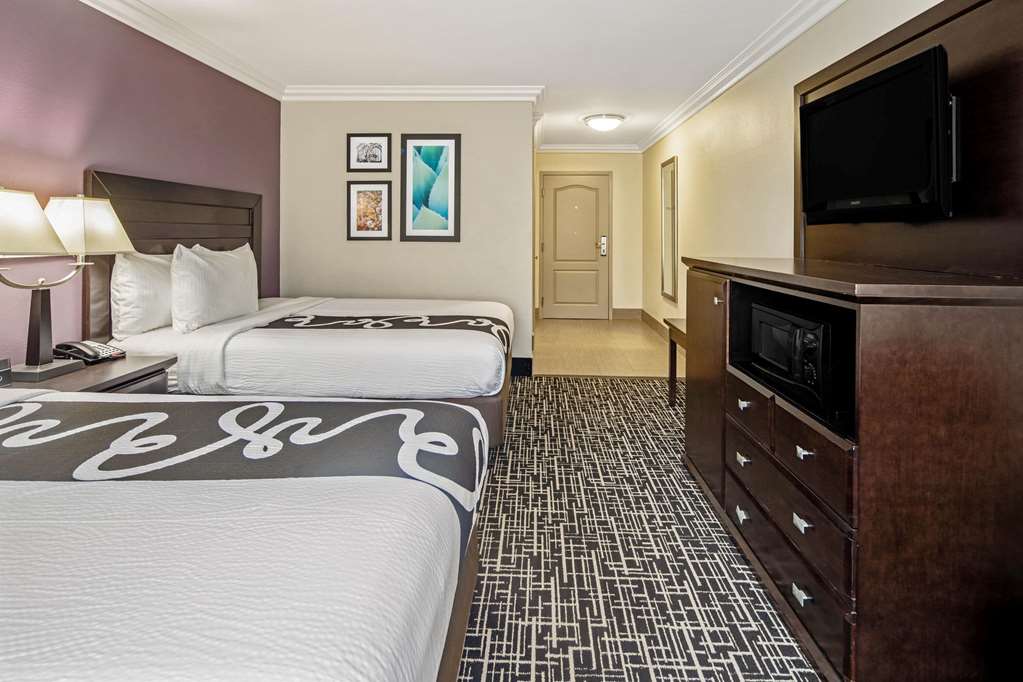 La Quinta Inn & Suites by Wyndham Temecula - photo 11