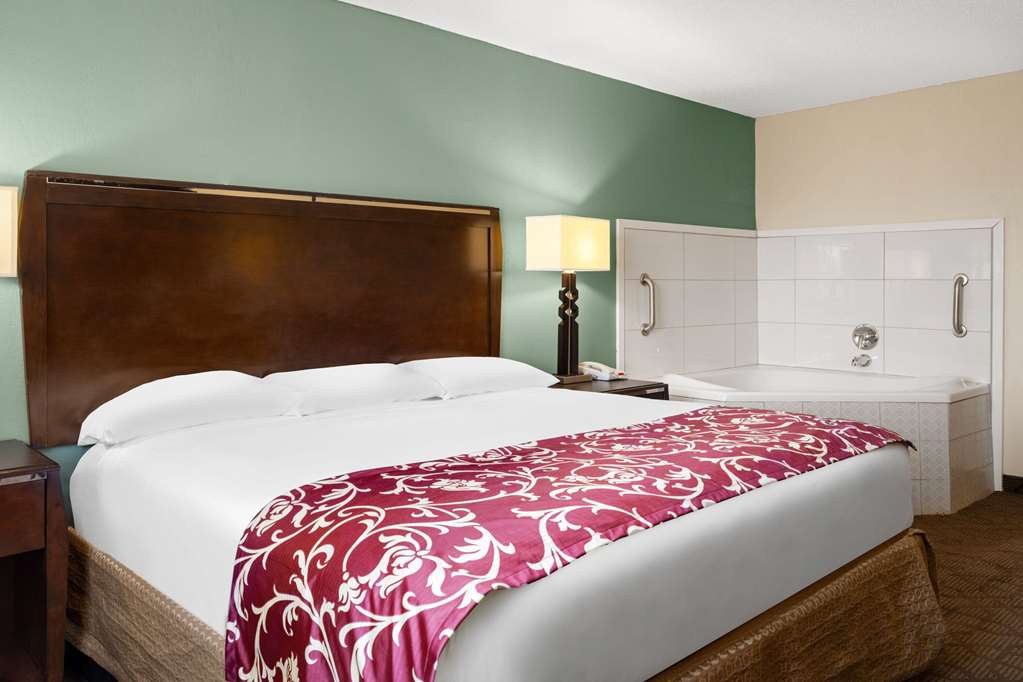 Travelodge By Wyndham Gaylord - photo 27