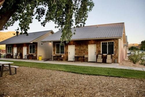 Bunkhouse 5A Under Cottonwood Trees — hotel in Laverkin