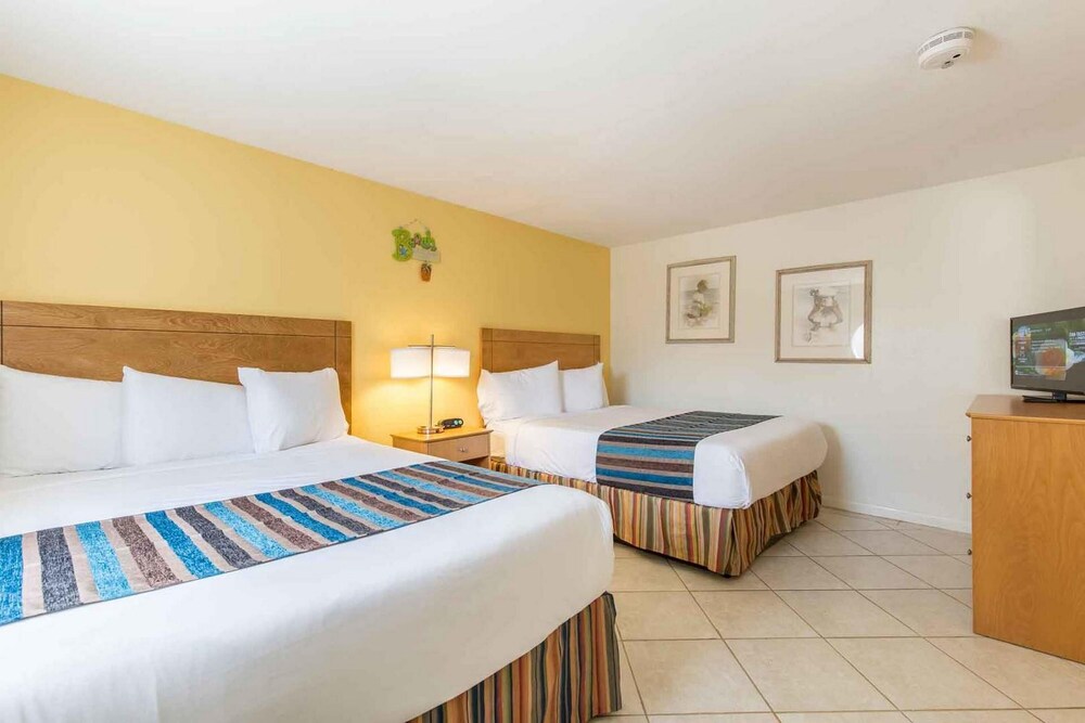 Bahia Mar Solare Tower 6th floor Oceanview Condo 3bd 3ba w Pools - photo 19