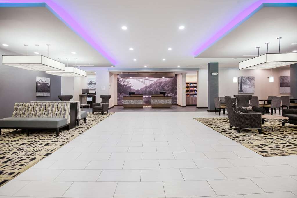 La Quinta Inn & Suites by Wyndham Morgantown - photo 6