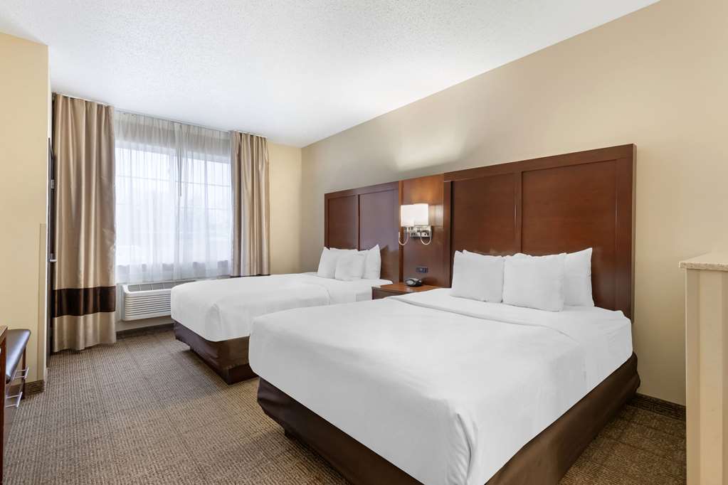 Comfort Suites Cedar Falls Industrial Park - photo 25