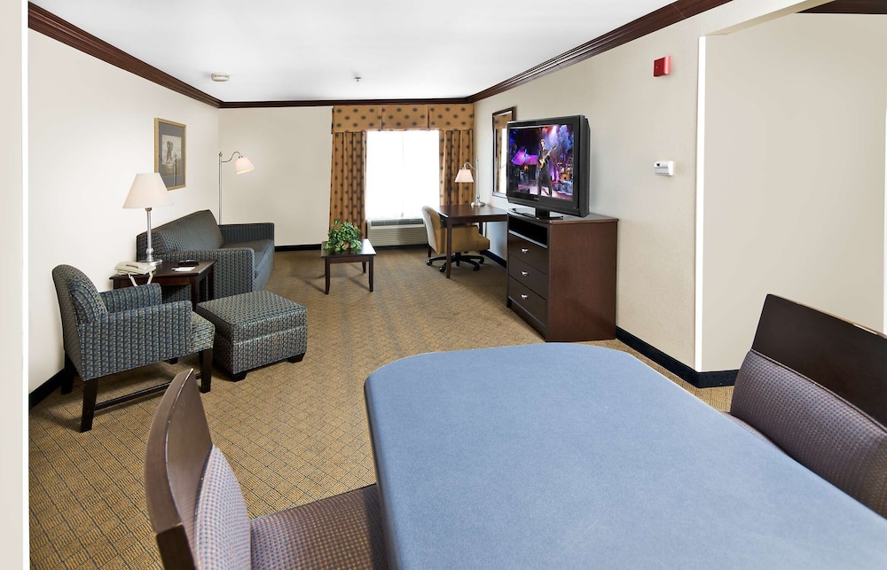 Hampton Inn Asheboro - photo 21