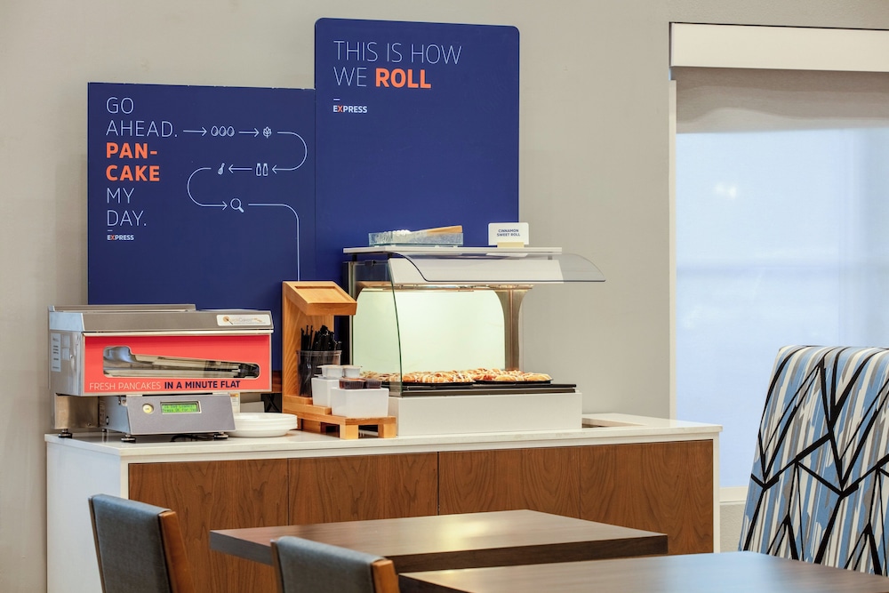 Holiday Inn Express & Suites Turlock Highway 99 - photo 14