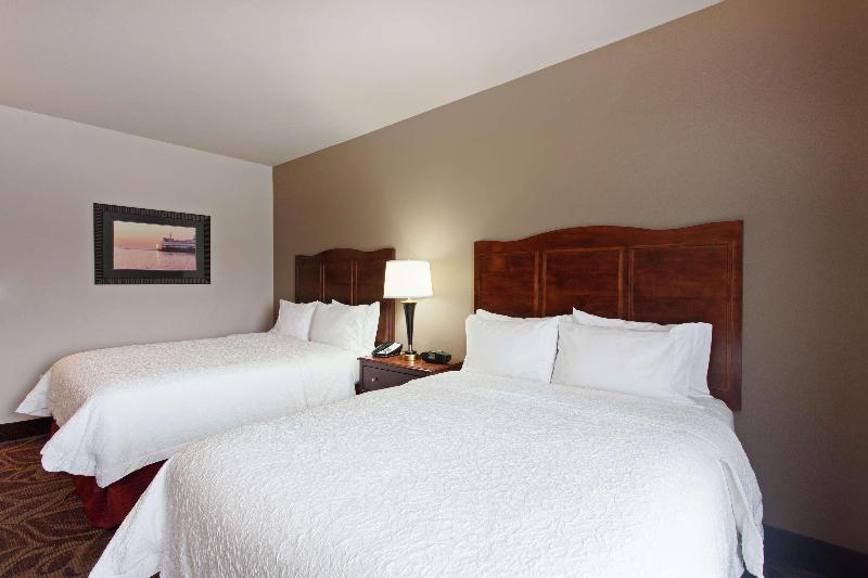 Hampton Inn Seattle Everett - photo 23