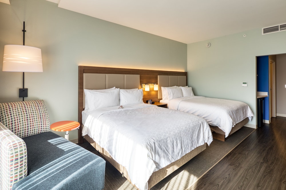 Holiday Inn Express & Suites Charlotte South End by IHG - photo 16