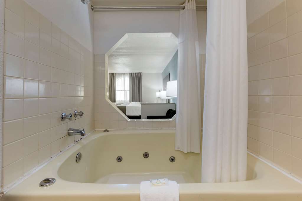 Quality Inn Alexis Rd - photo 24
