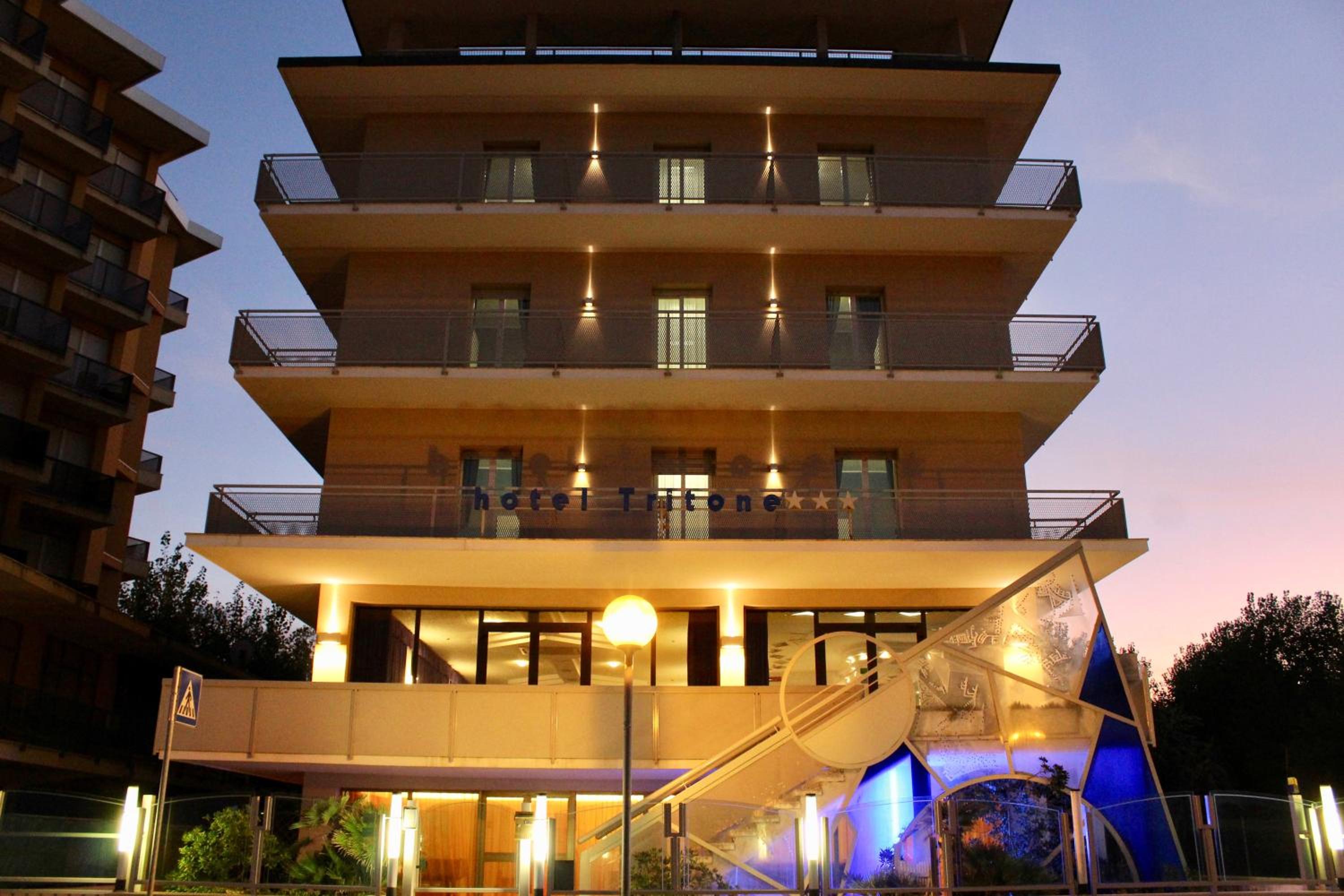 Hotel Tritone - last minute hotel in Rimini